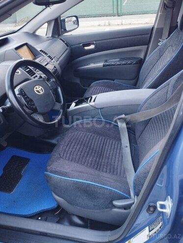 Toyota Prius-7