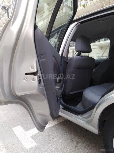 Nissan Almera-9