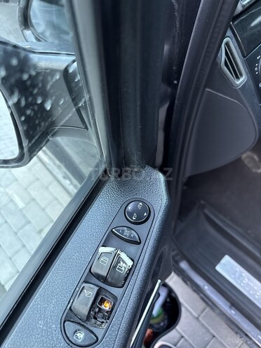 Mercedes Viano-5