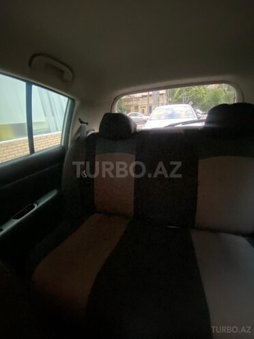 Nissan Tiida-8