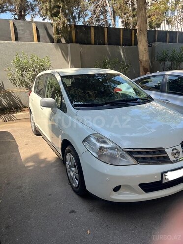 Nissan Tiida-13