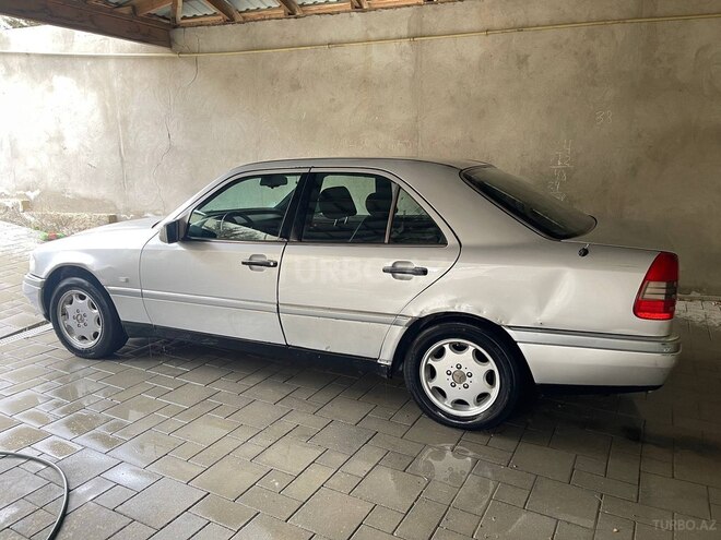 Mercedes C 230-4