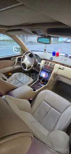 Mercedes E 320-9