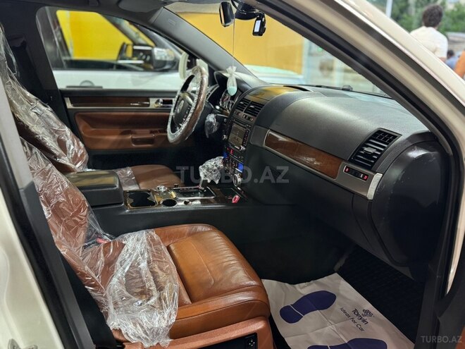 Volkswagen Touareg-12