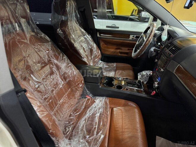 Volkswagen Touareg-13