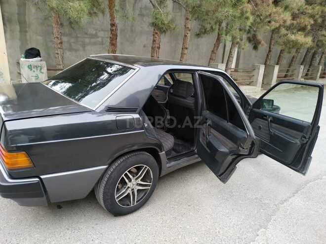 Mercedes 190-9