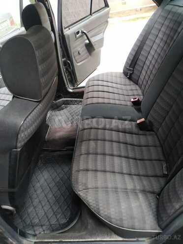 Mercedes 190-21