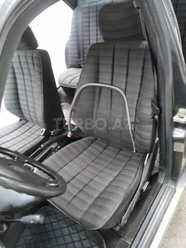 Mercedes 190-12
