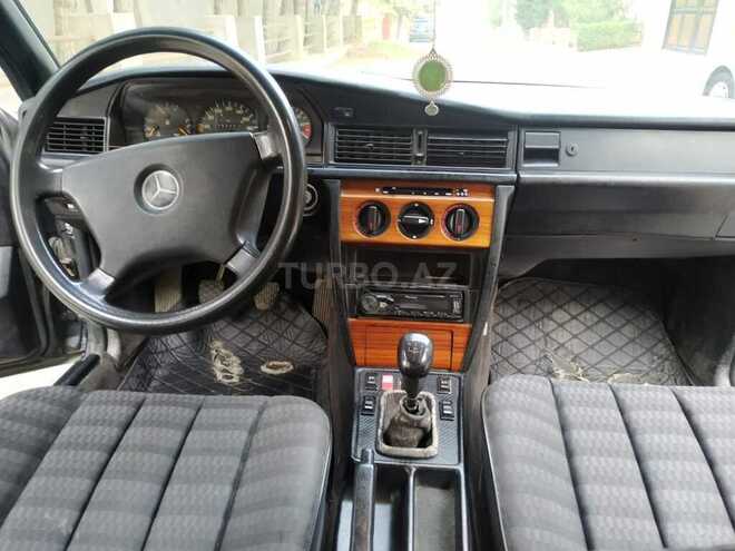 Mercedes 190-18