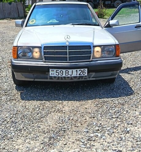 Mercedes 190-1