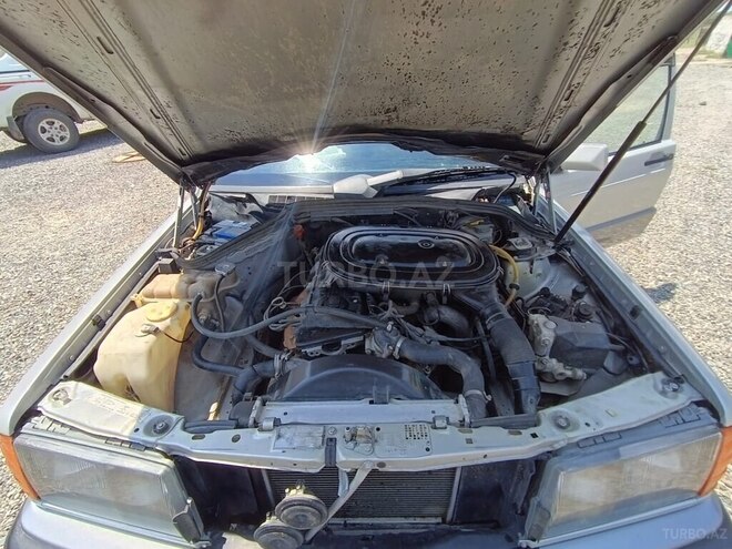 Mercedes 190-9