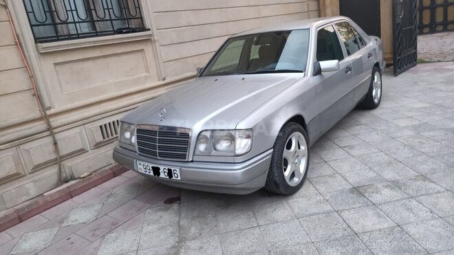 Mercedes 200 E-1