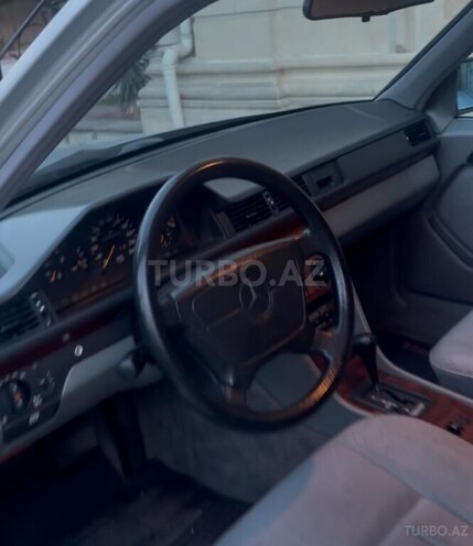 Mercedes 200 E-5