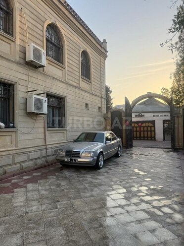 Mercedes 200 E-4