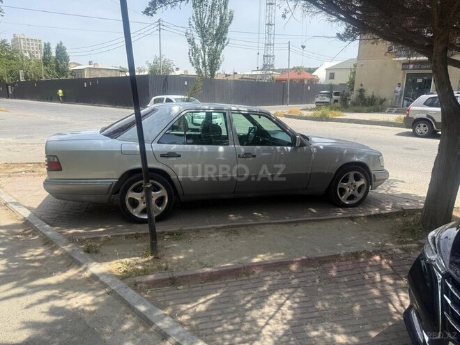 Mercedes 200 E-8