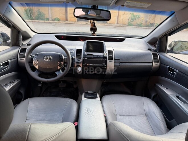 Toyota Prius-8