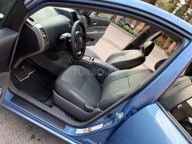 Toyota Prius-13