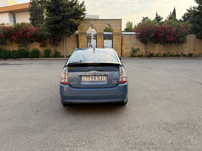 Toyota Prius-5