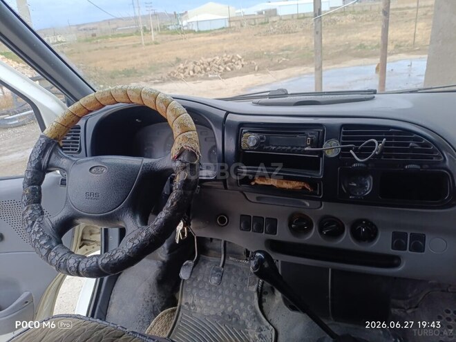Ford Transit-7