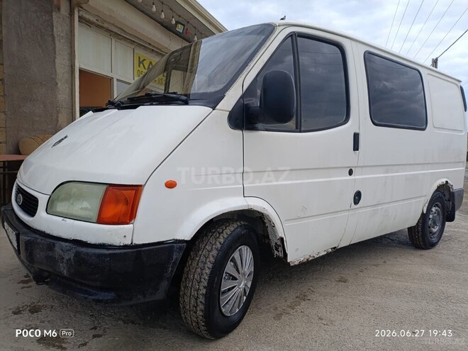 Ford Transit-4