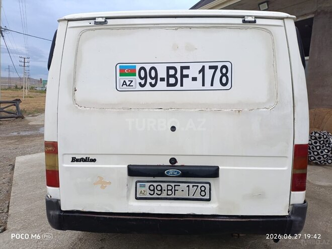 Ford Transit-5