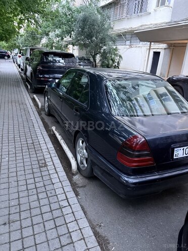 Mercedes C 240-11