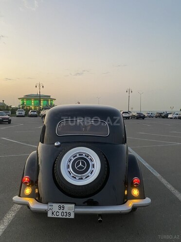 Mercedes 170 V-8
