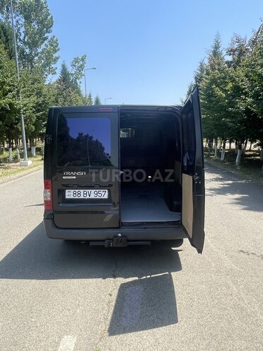 Ford Transit-9