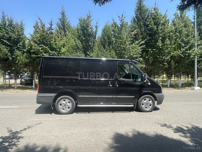 Ford Transit-5