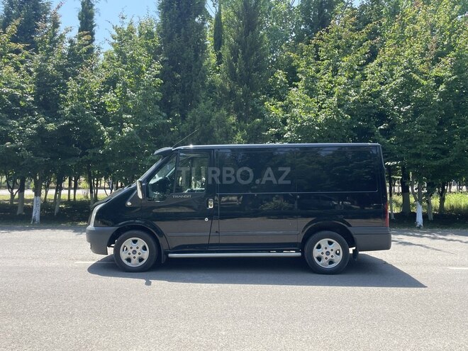 Ford Transit-4