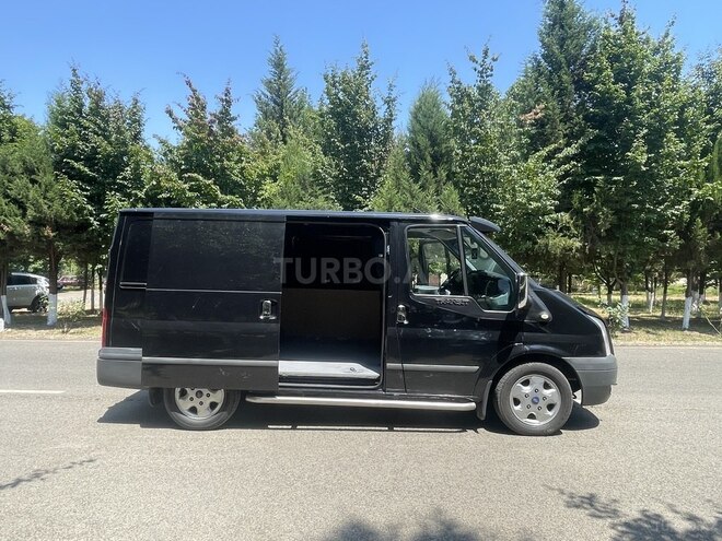 Ford Transit-7