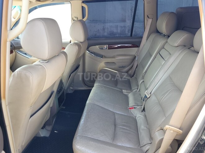 Toyota Land Cruiser Prado-8