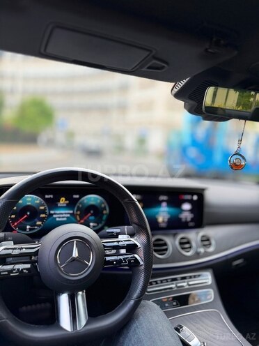 Mercedes E 300 de-8