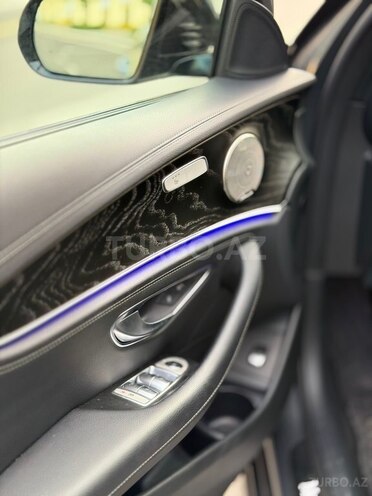 Mercedes E 300 de-10