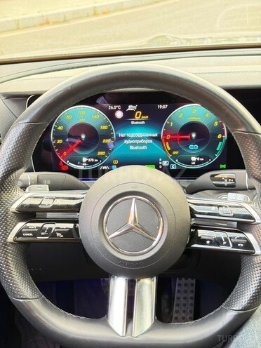 Mercedes E 300 de-9