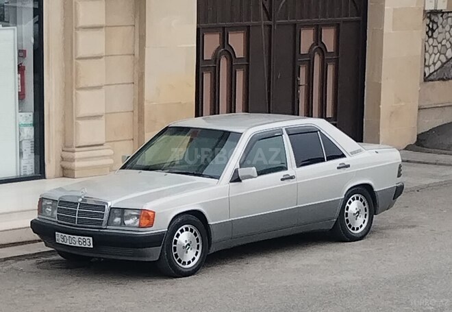 Mercedes 190-13
