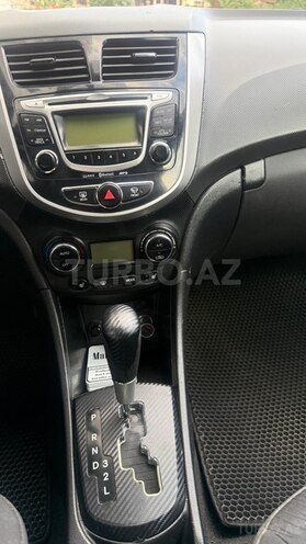 Hyundai Accent-7
