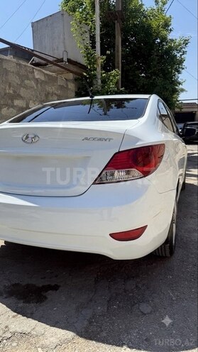 Hyundai Accent-5