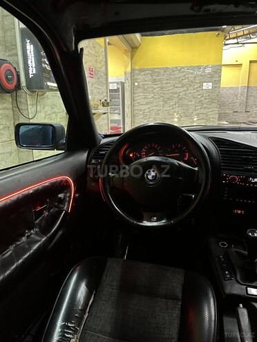 BMW 318-13