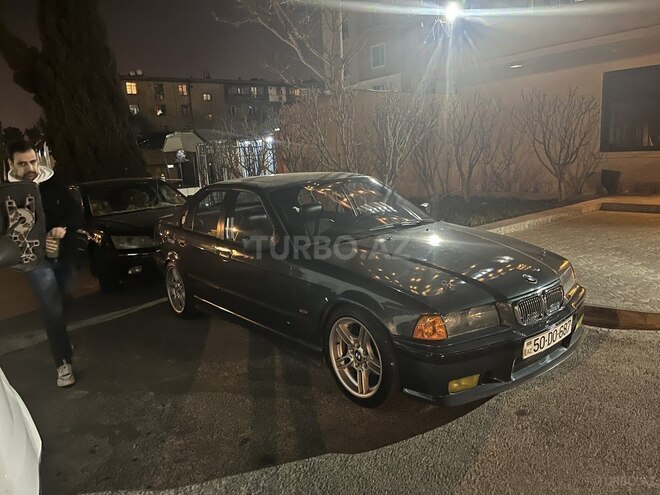 BMW 318-4