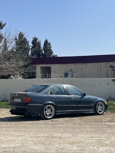 BMW 318-6