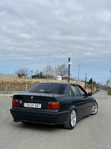 BMW 318-12