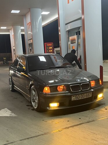BMW 318-2