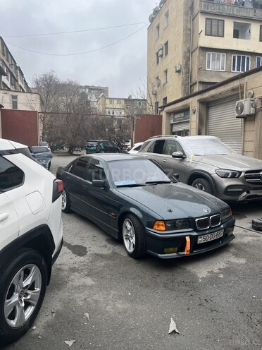 BMW 318-1
