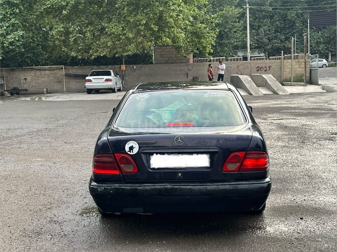Mercedes E 200-4