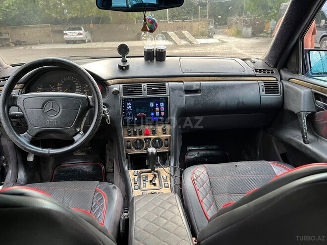Mercedes E 200-7