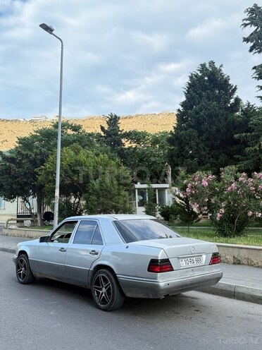 Mercedes E 220-7