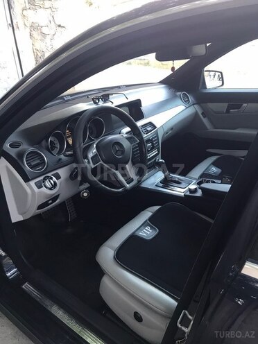 Mercedes C 250-9