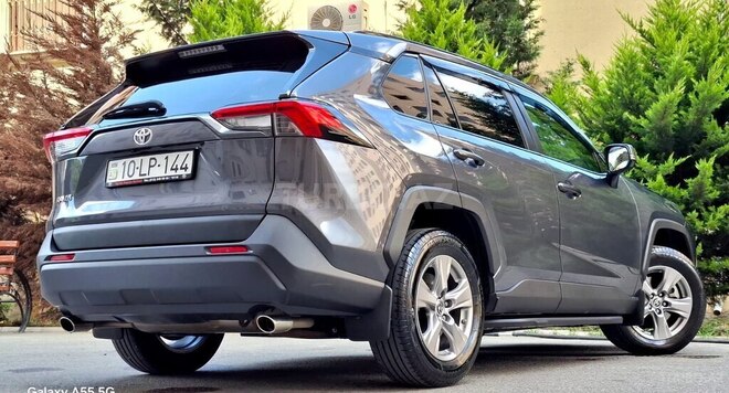 Toyota RAV4-7