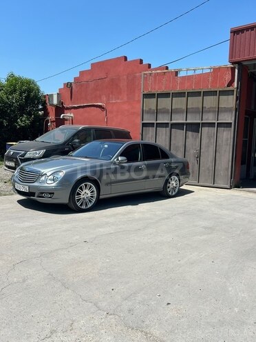Mercedes E 220-2